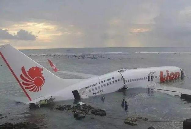 新澳天天彩免费大全和波音737客机险坠毁与