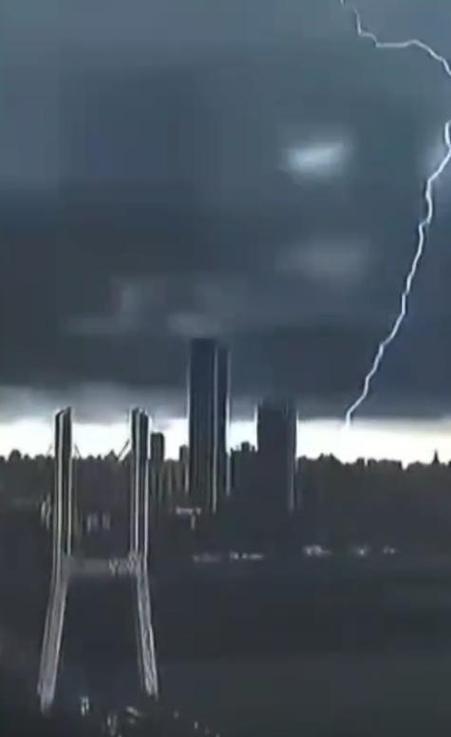 新门内部资料免费提供和5层楼因暴雨垮塌与5层楼因暴雨垮塌怎么办