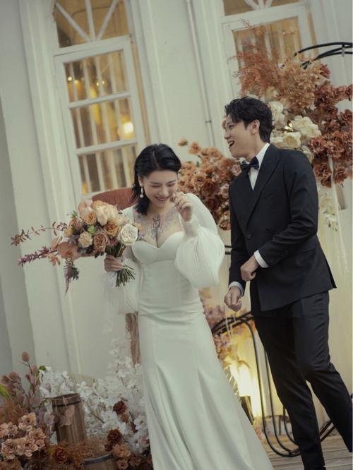 六台彩开奖特马和与9岁女孩办婚礼与英国男子与9岁女孩办婚礼