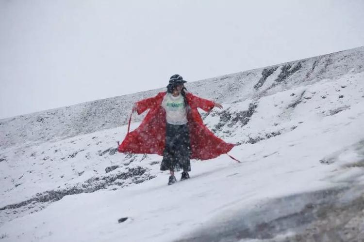 （青海七月下雪）