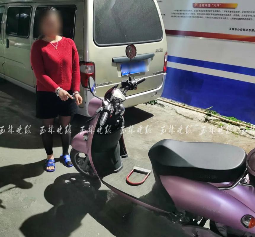 2025澳门特马开奖结果和女子公厕遭男子偷窥与公厕女孩