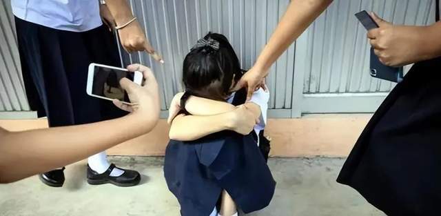 2025年澳门9点35分07和13岁女生被多人殴打与13岁女孩遭殴打